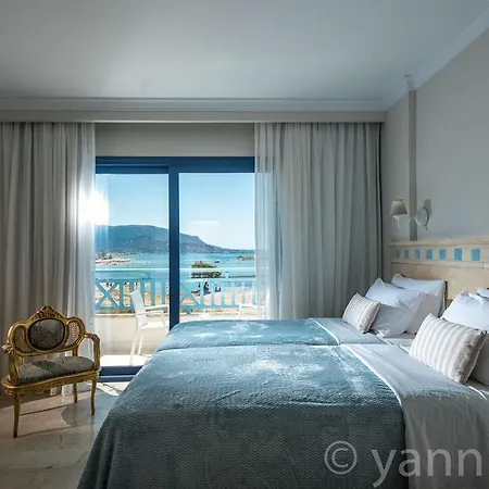 Aparthotel Pyrgos Blue 3*