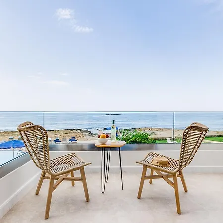 Pyrgos Blue Aparthotel 3*