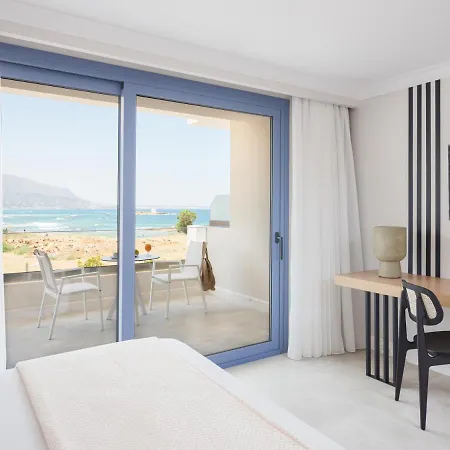 Pyrgos Blue Hotel de apartamente 3*